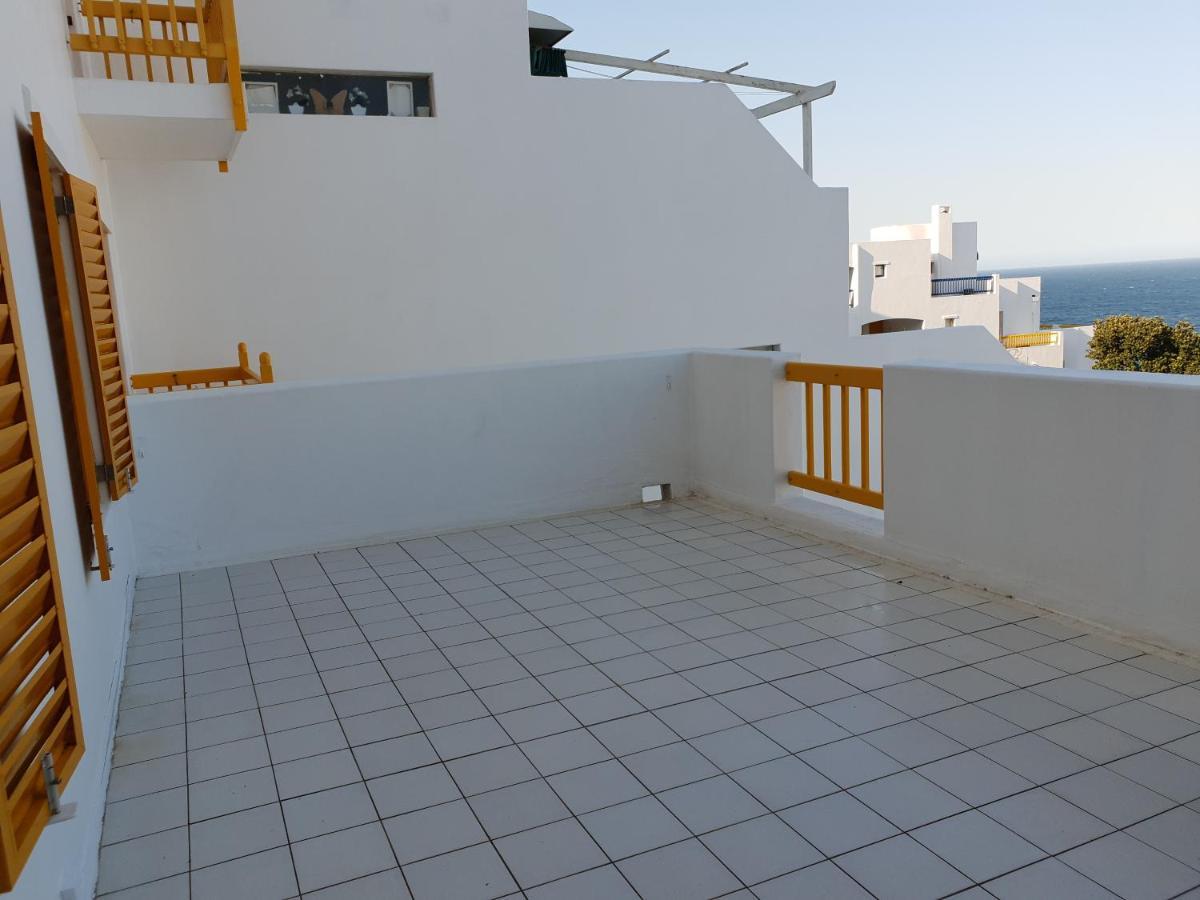 Ballito 69 Perissa Santorini Sea View, Walk To Beach -Family Only Exterior photo